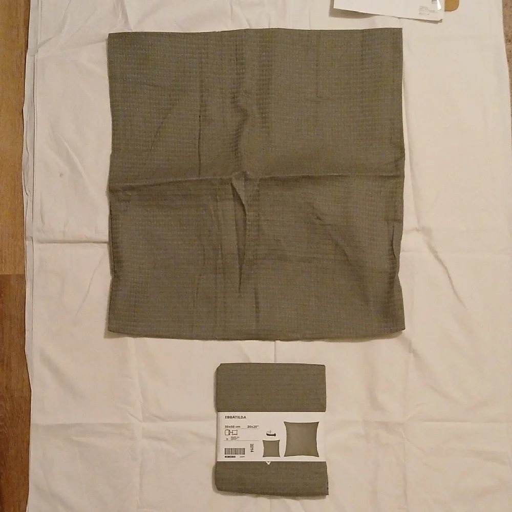 IKEA EBBATILDA Green Accent Pillow Cover